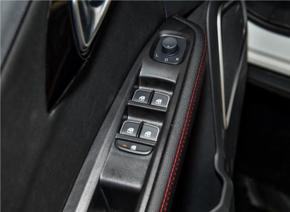 森雅R7 2017款 智能网联版 1.5T 手动智擎型 车厢座椅   门窗控制