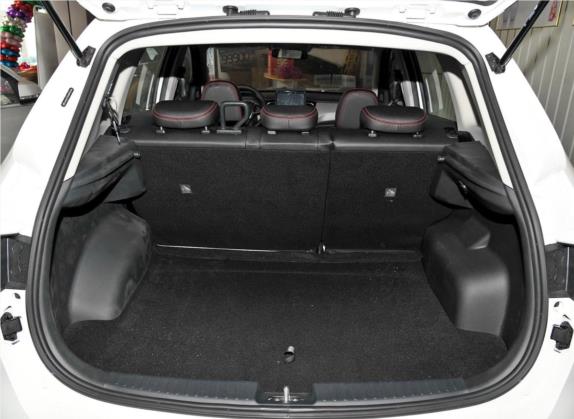 森雅R7 2017款 智能网联版 1.6L 自动智悦型 车厢座椅   后备厢
