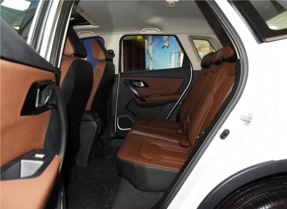 森雅R7 2018款 R7C 1.6L 手动智悦型 车厢座椅   后排空间