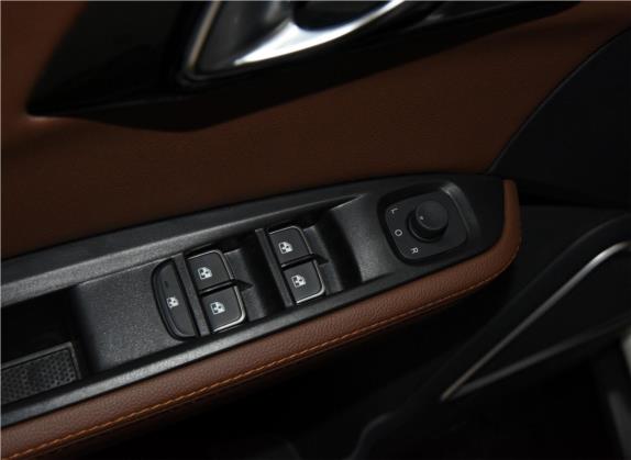 森雅R7 2018款 R7C 1.6L 手动智悦型 车厢座椅   门窗控制