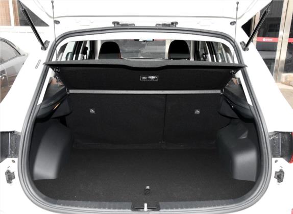 森雅R7 2018款 R7C 1.6L 手动豪华型 车厢座椅   后备厢