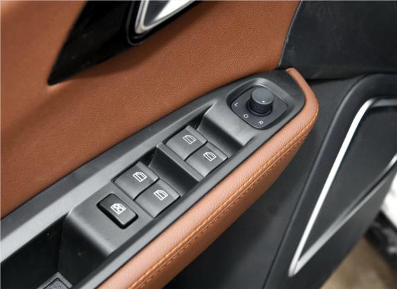 森雅R7 2018款 R7C 1.6L 手动豪华型 车厢座椅   门窗控制