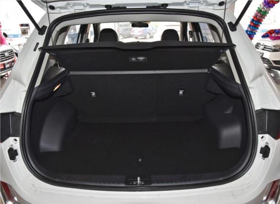 森雅R7 2018款 R7C 1.6L 自动豪华型 车厢座椅   后备厢