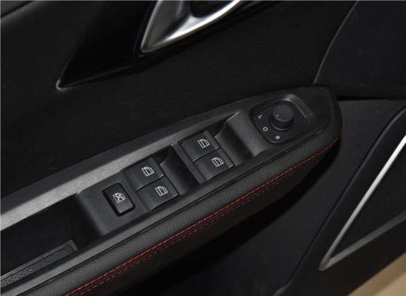 森雅R7 2018款 R7C 1.6L 自动豪华型 车厢座椅   门窗控制