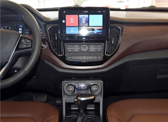 森雅R7 2018款 R7C 1.6L 自动智享型 中控类   中控台