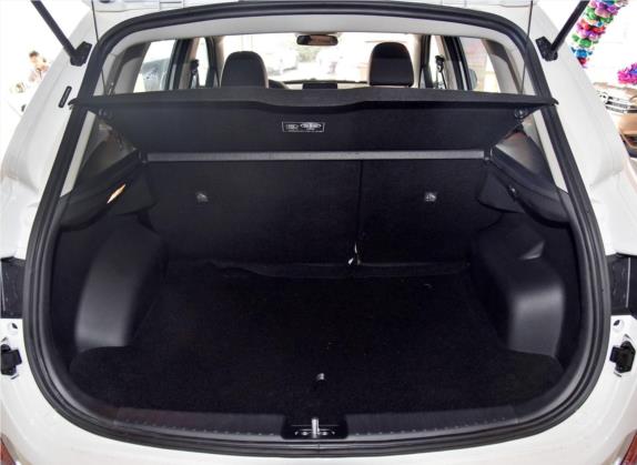 森雅R7 2018款 R7C 1.6L 自动智享型 车厢座椅   后备厢