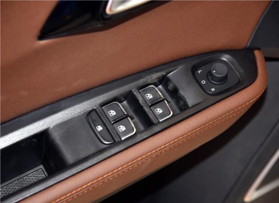 森雅R7 2018款 R7C 1.6L 自动智享型 车厢座椅   门窗控制