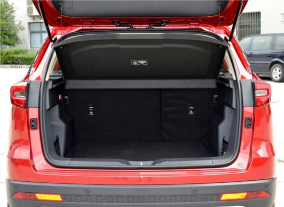 森雅R9 2018款 1.2T 手动尊贵智悦型 车厢座椅   后备厢