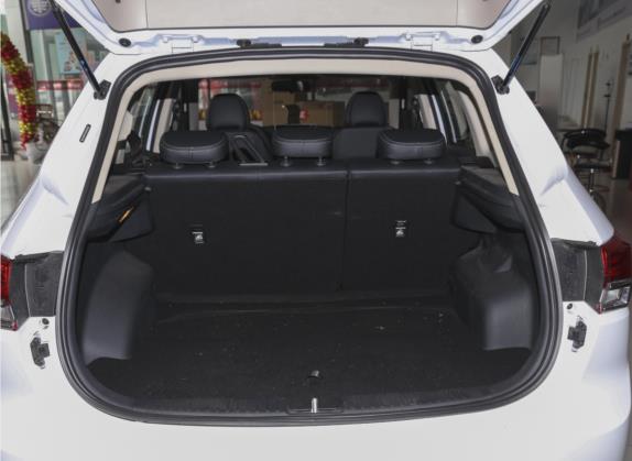 森雅R8 2020款 1.6L 自动豪华型 车厢座椅   后备厢