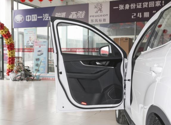 森雅R8 2020款 1.6L 自动豪华型 车厢座椅   前门板