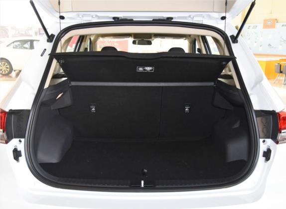 森雅R8 2020款 1.6L 自动舒适型 车厢座椅   后备厢