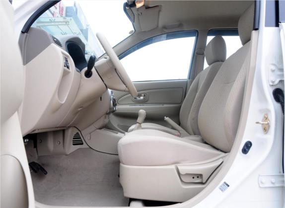 森雅M80 2009款 1.5L 手动5座标准型 车厢座椅   前排空间