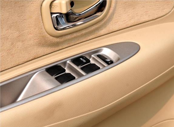 森雅M80 2009款 1.5L 手动5座舒适型 车厢座椅   门窗控制