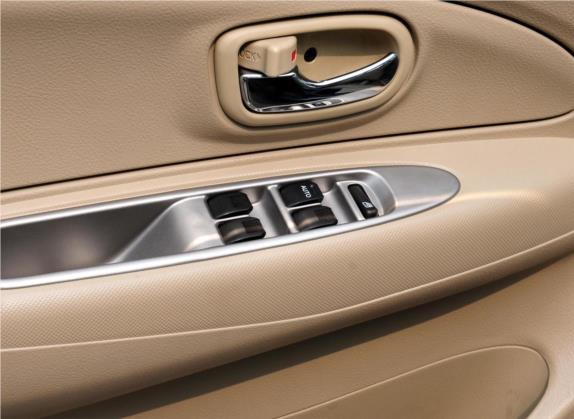森雅M80 2009款 1.5L 手动7座标准型 车厢座椅   门窗控制
