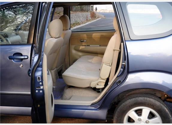 森雅M80 2009款 1.5L 自动7座豪华型 车厢座椅   后排空间