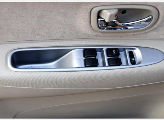 森雅M80 2009款 1.5L 自动7座豪华型 车厢座椅   门窗控制