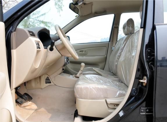 森雅M80 2009款 1.3L 手动5座特装版 车厢座椅   前排空间