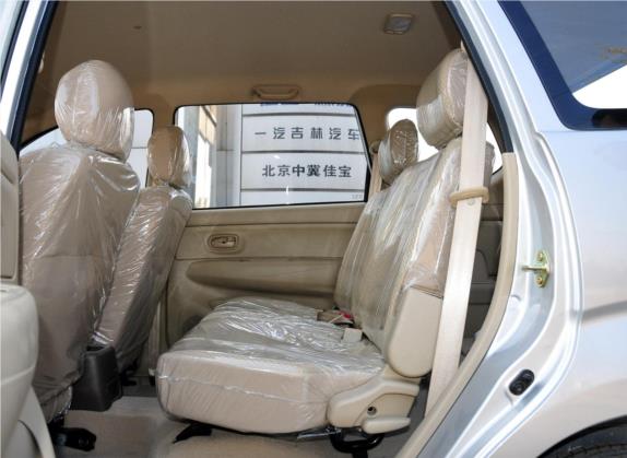 森雅M80 2011款 1.3L 手动5座 车厢座椅   后排空间