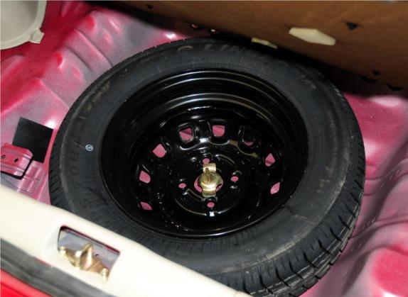 夏利 2011款 A+ 1.0L 两厢 国IV 其他细节类   备胎