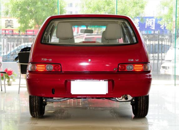 夏利 2011款 A+ 1.0L 两厢 国IV 外观   正后