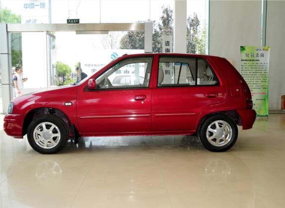 夏利 2011款 A+ 1.0L 两厢 国IV 外观   正侧