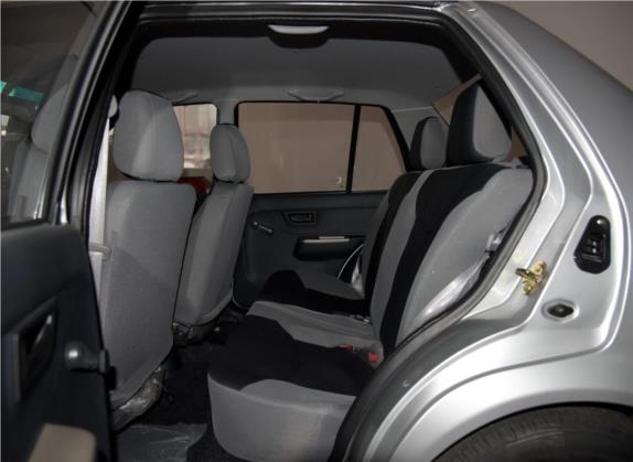 夏利 2012款 N3 1.0L 三厢实用型 车厢座椅   后排空间
