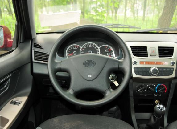 夏利 2012款 N3 1.0L 三厢基本型 中控类   驾驶位