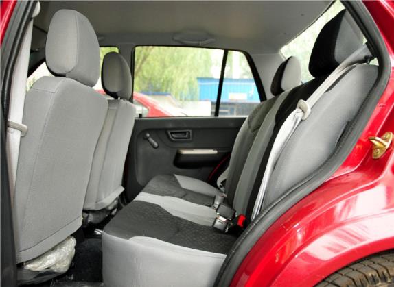 夏利 2012款 N3 1.0L 三厢基本型 车厢座椅   后排空间