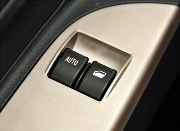 夏利 2012款 N3 1.0L 三厢基本型 车厢座椅   门窗控制