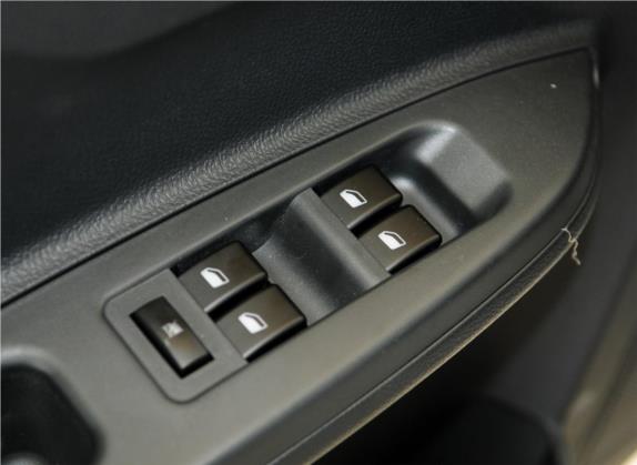 威志V5 2012款 1.5L 手动精英型 车厢座椅   门窗控制