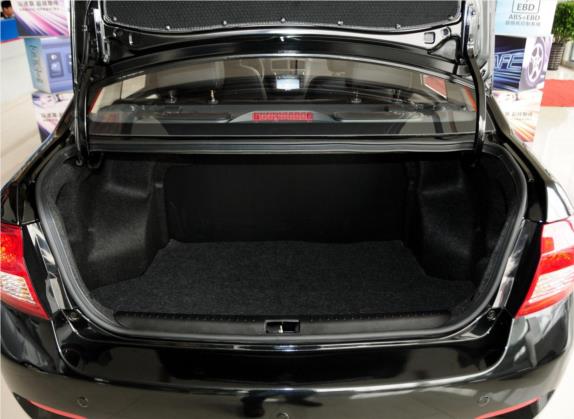 威志V5 2013款 1.5L 手动精英型 国IV 车厢座椅   后备厢