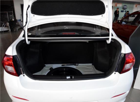威志V5 2014款 1.5L 手动精英型 车厢座椅   后备厢