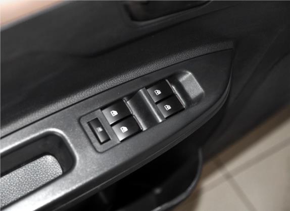 威志V5 2014款 1.5L 手动精英型 车厢座椅   门窗控制