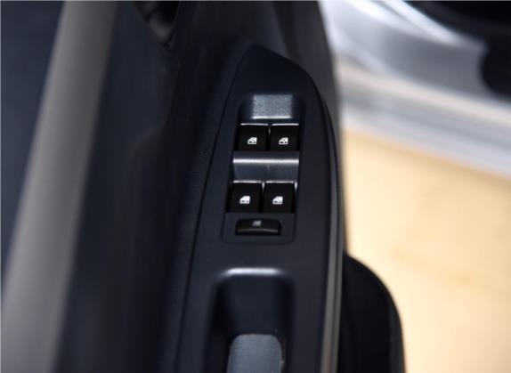 威志V5 2015款 1.5L 自动精英型 车厢座椅   门窗控制