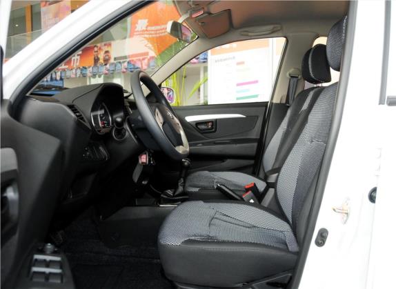夏利N7 2013款 1.3L 手动尊贵型 车厢座椅   前排空间