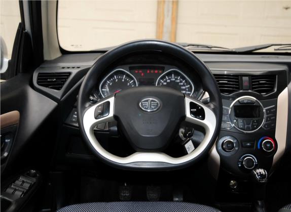 夏利N7 2013款 1.3L 手动智能节油尊贵型 中控类   驾驶位