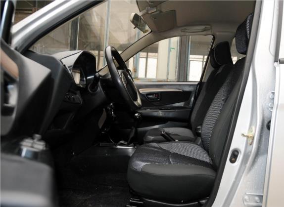 夏利N7 2013款 1.3L 手动智能节油尊贵型 车厢座椅   前排空间