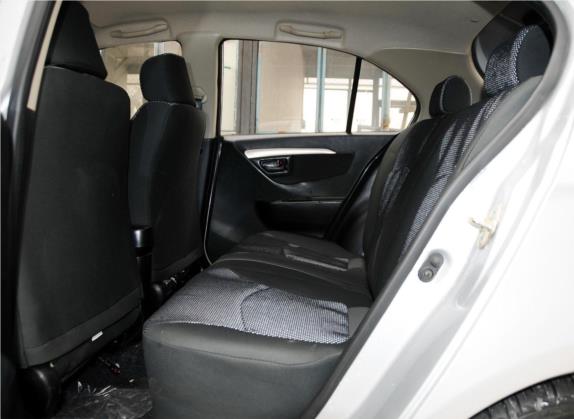 夏利N7 2013款 1.3L 手动智能节油尊贵型 车厢座椅   后排空间