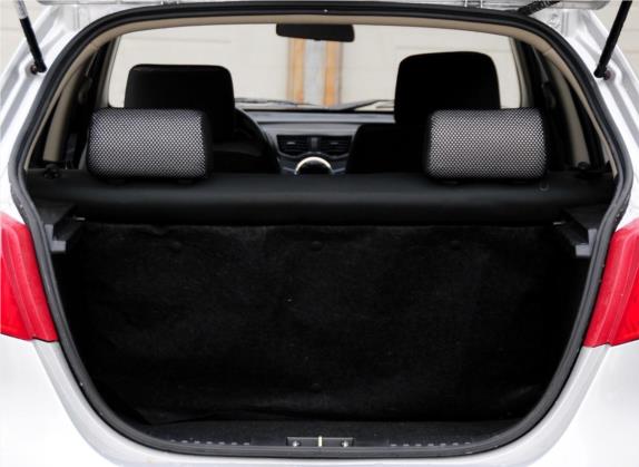 夏利N7 2013款 1.3L 手动智能节油尊贵型 车厢座椅   后备厢