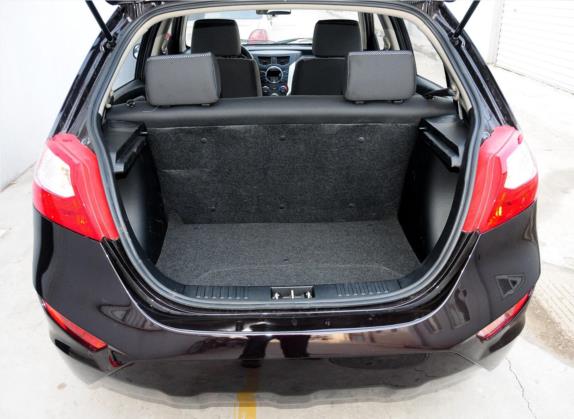 夏利N7 2013款 1.3L 手动豪华型 车厢座椅   后备厢