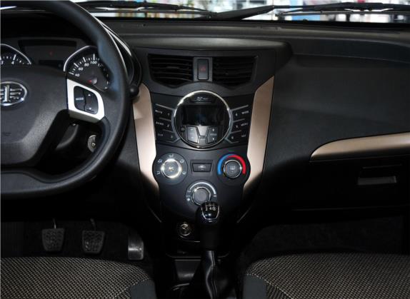 夏利N7 2013款 1.3L 手动舒适型 中控类   中控台
