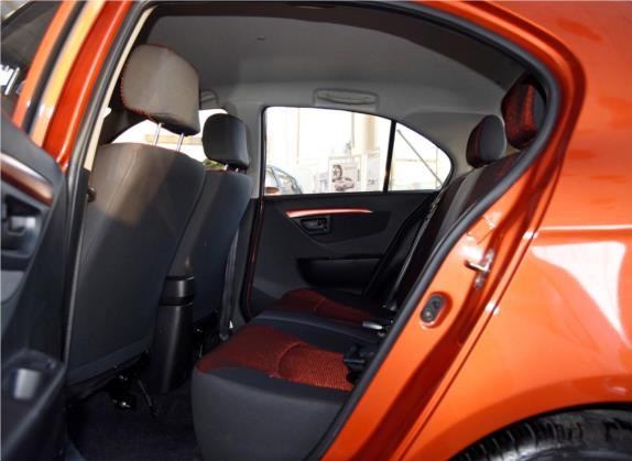 夏利N7 2014款 1.3L 手动运动尊贵型 车厢座椅   后排空间