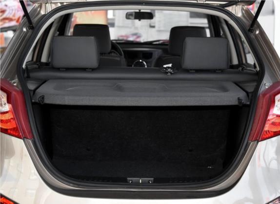 夏利N7 2015款 1.3L 自动豪华型 车厢座椅   后备厢