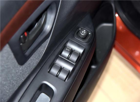 夏利N7 2015款 1.3L 自动尊贵型 车厢座椅   门窗控制