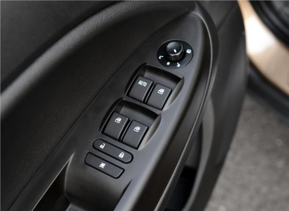 骏派D60 2015款 1.8L 自动尊贵型 车厢座椅   门窗控制