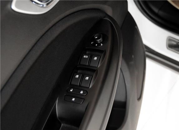 骏派D60 2015款 1.5L 手动豪华型 车厢座椅   门窗控制