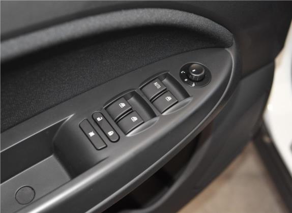 骏派D60 2015款 1.8L 自动舒适型 车厢座椅   门窗控制