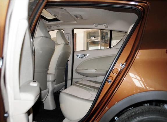 骏派D60 2015款 1.8L 自动豪华型 车厢座椅   后排空间