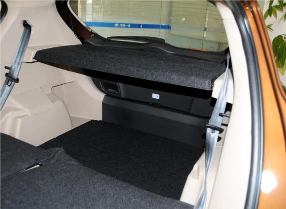 骏派D60 2015款 1.8L 自动豪华型 车厢座椅   后备厢