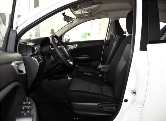 骏派D60 2016款 1.5L 手动标准型 车厢座椅   前排空间